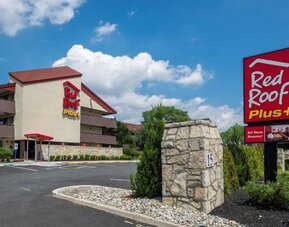 Exterior view of Red Roof Inn PLUS+ Secaucus - Meadowlands - NYC.