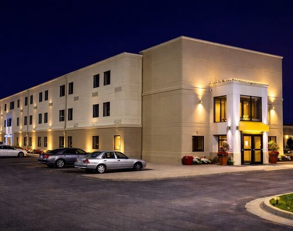 Exterior view of Coratel Inn And Suites By Jasper Wichita North.