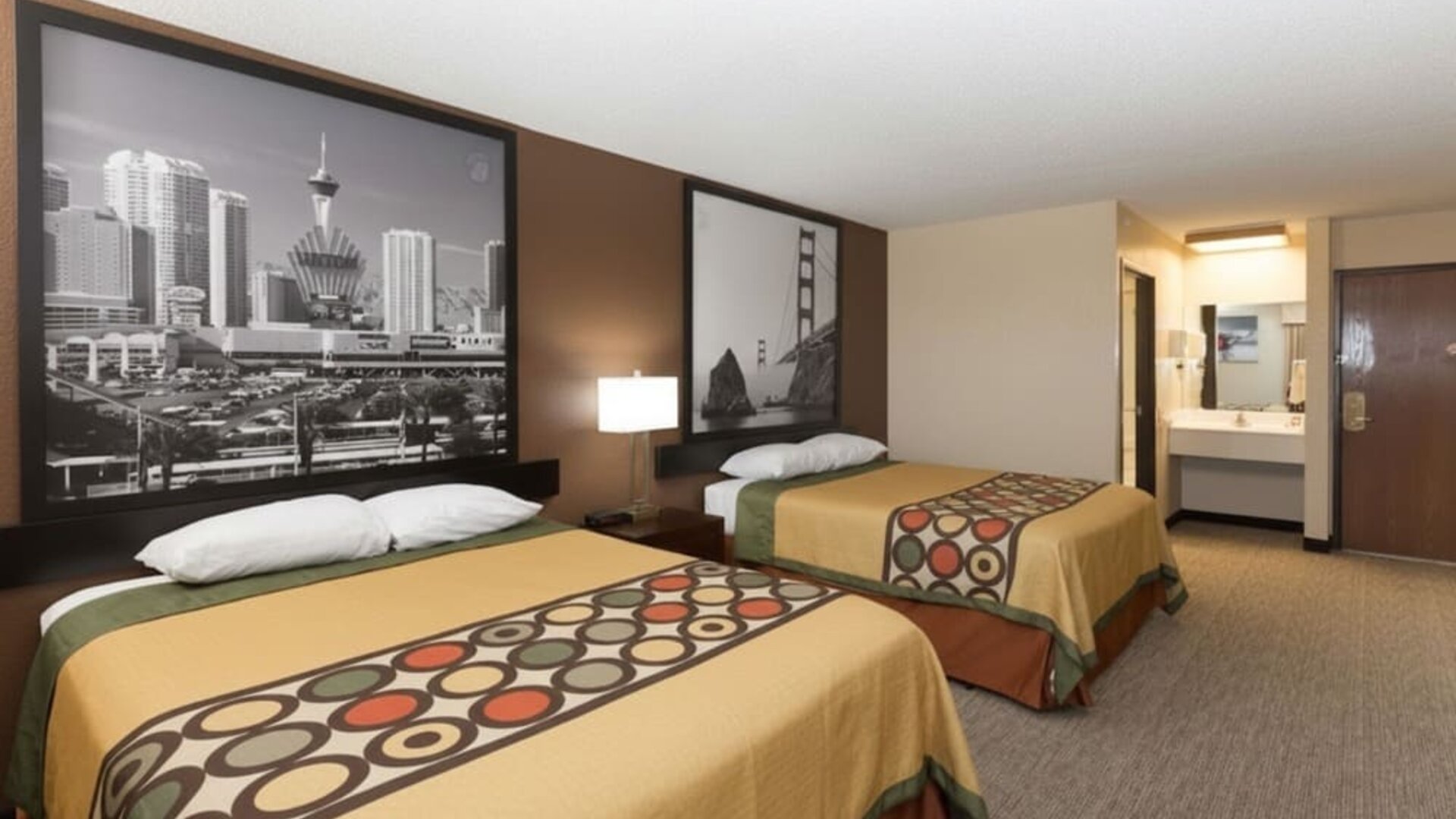 Day room at Coratel Inn And Suites By Jasper Wichita North.