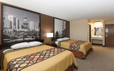 Day room at Coratel Inn And Suites By Jasper Wichita North.