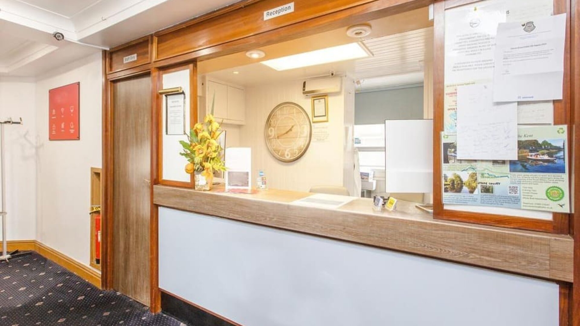 Reception at Stade Court Hotel.