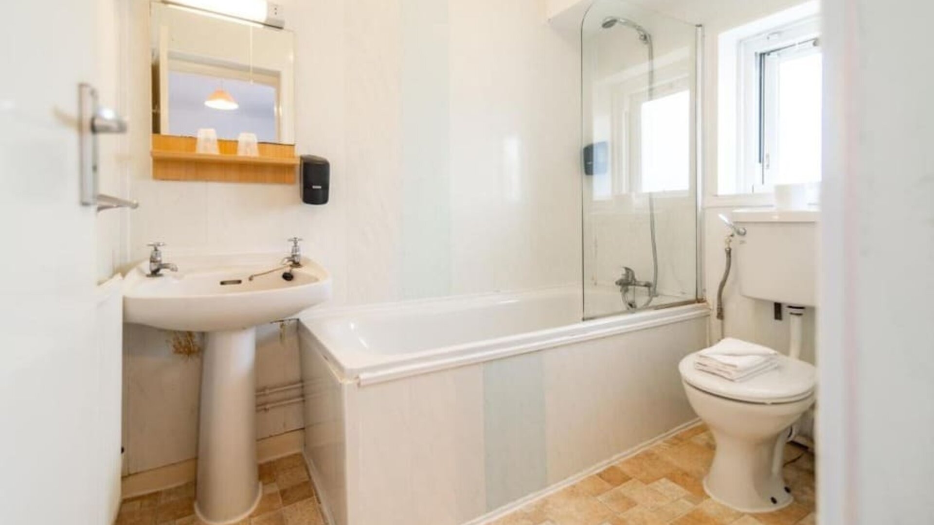 Bathroom at The Southcliff Hotel