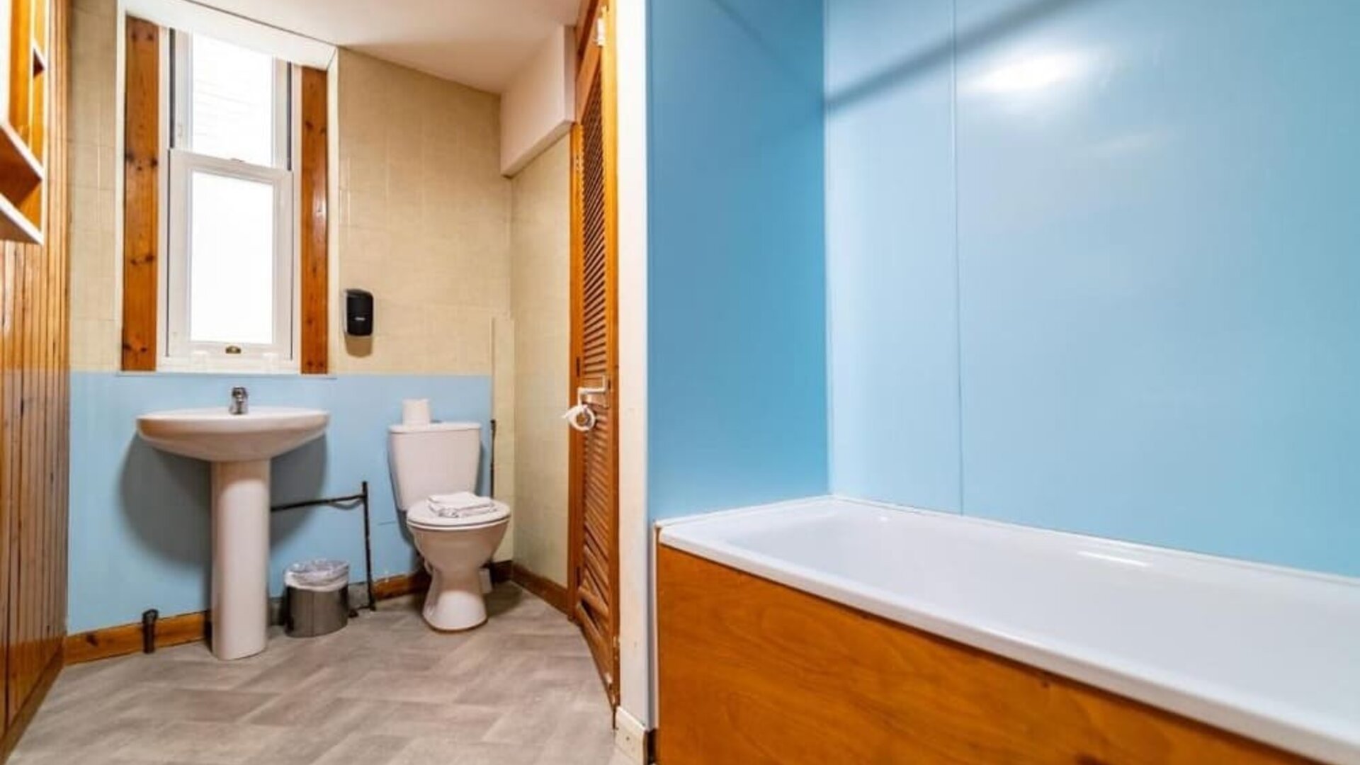 Bathroom at The Southcliff Hotel