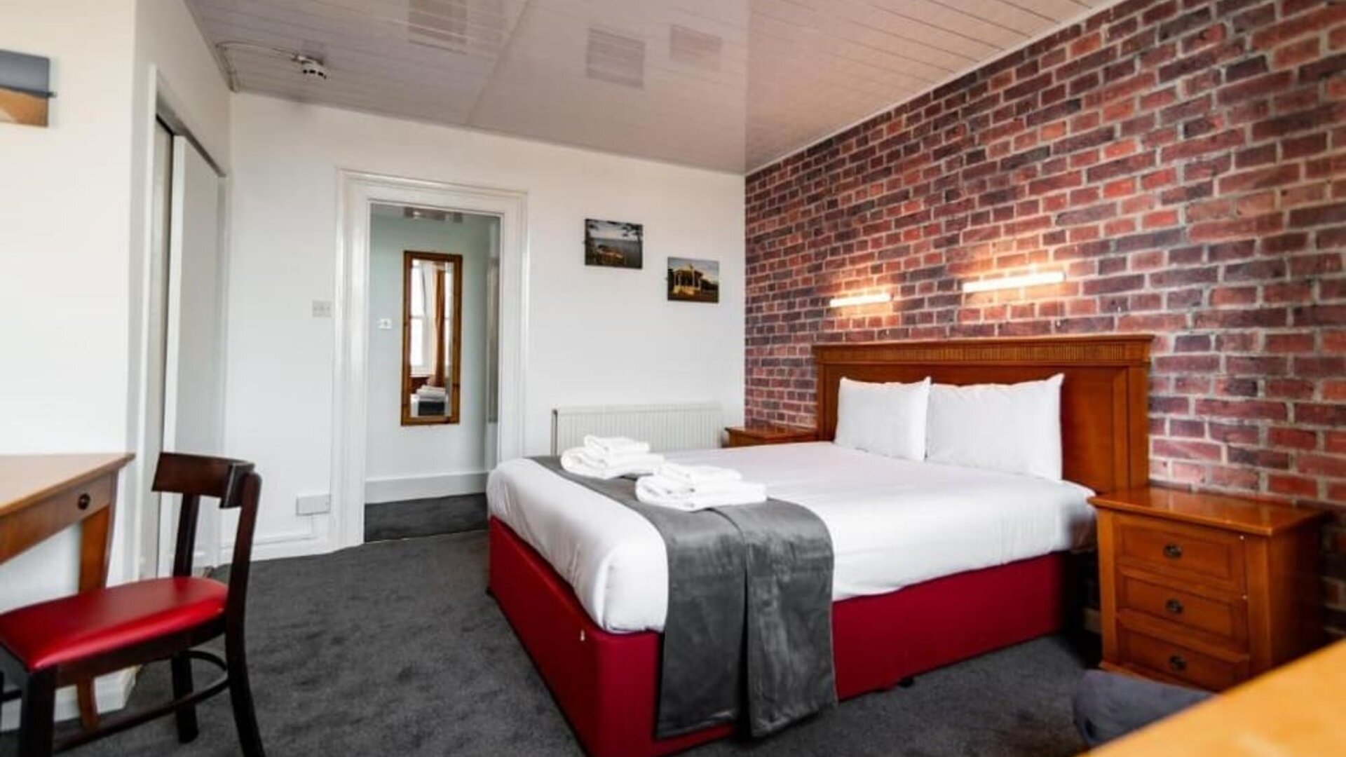 Day room with workspace at The Southcliff Hotel.