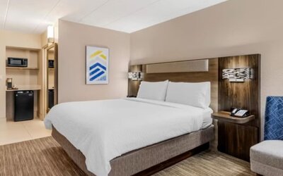 Day use room at Holiday Inn Express Chicago - Downers Grove.