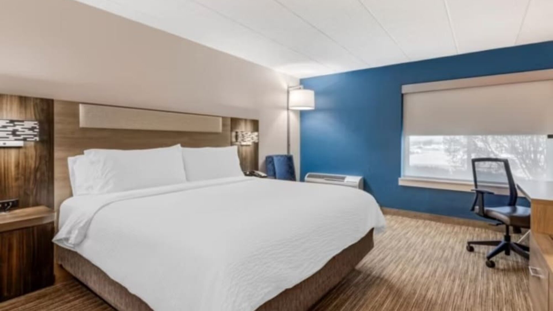 Day use room at Holiday Inn Express Chicago - Downers Grove.