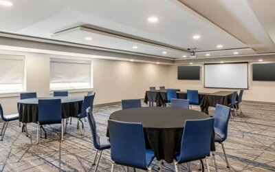 Meeting room at Holiday Inn Express Chicago - Downers Grove.