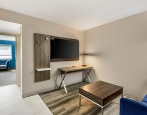 Day use room at Holiday Inn Express Chicago - Downers Grove.