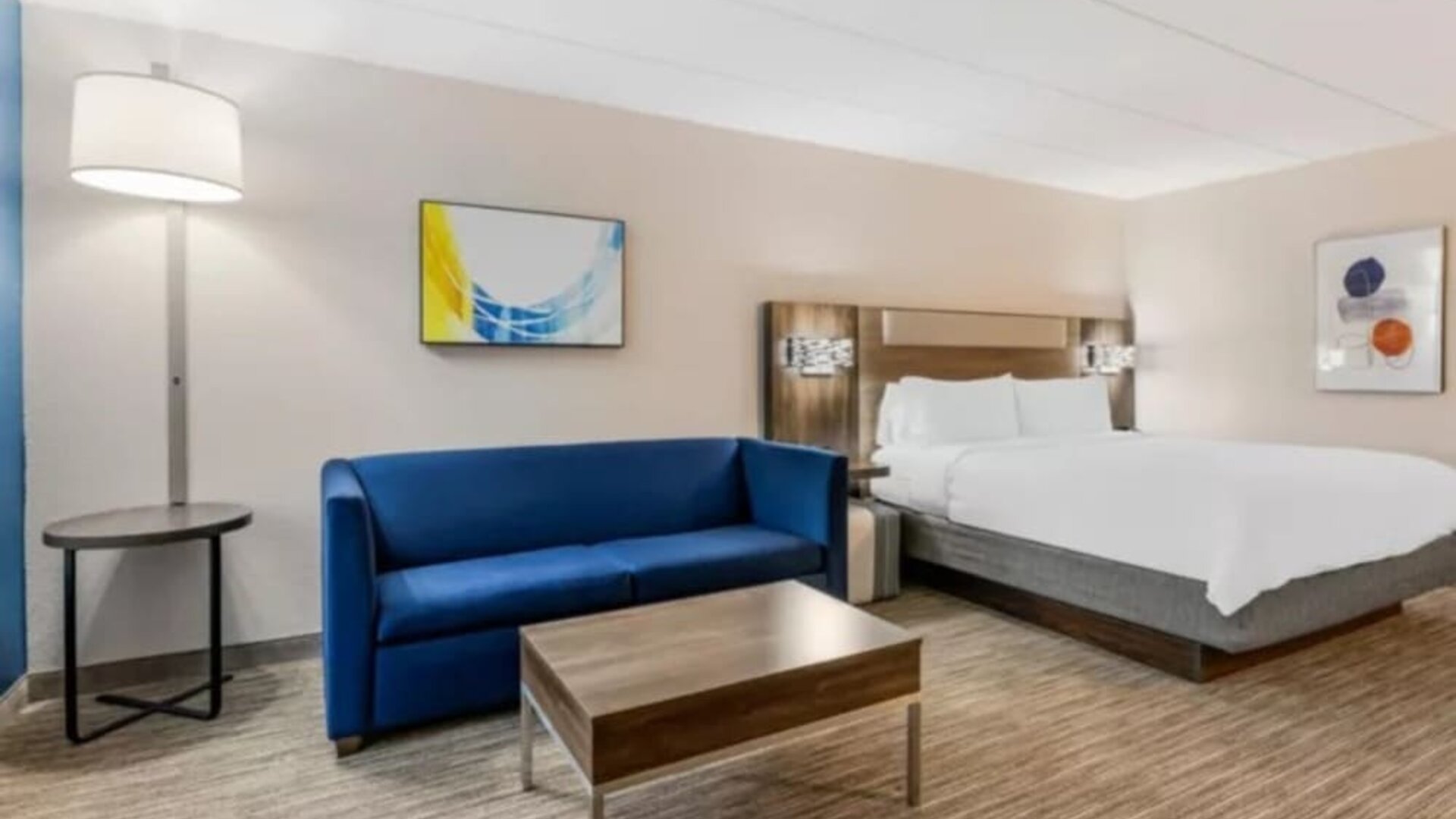 Day use room at Holiday Inn Express Chicago - Downers Grove.