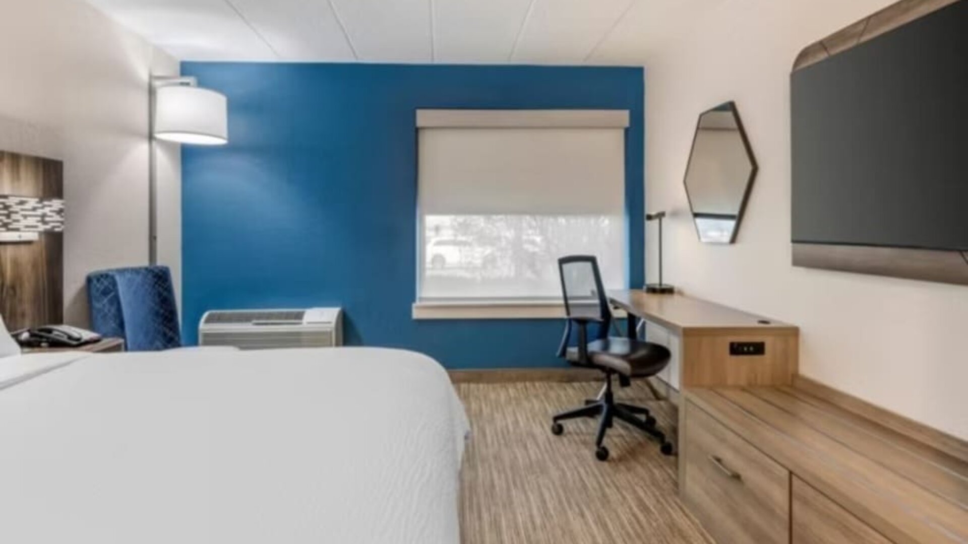 Day use room at Holiday Inn Express Chicago - Downers Grove.