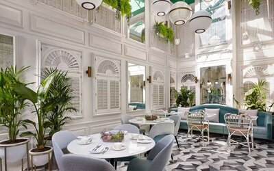 Dining room with natural light at 100 Queen's Gate Hotel London.
