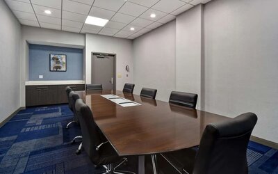 Professional board room at Hampton Inn NY-JFK.