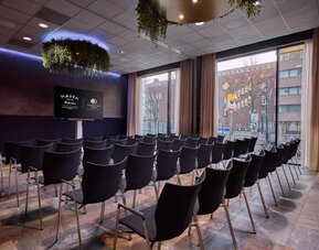Professional meeting and conference room at Haven Hotel Rotterdam.