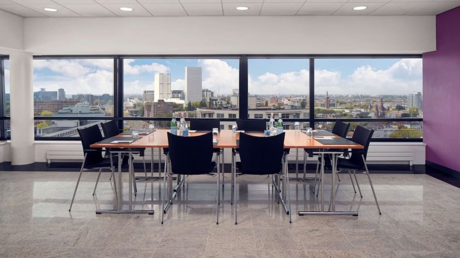 Professional meeting room at DoubleTree By Hilton Rotterdam Centre.
