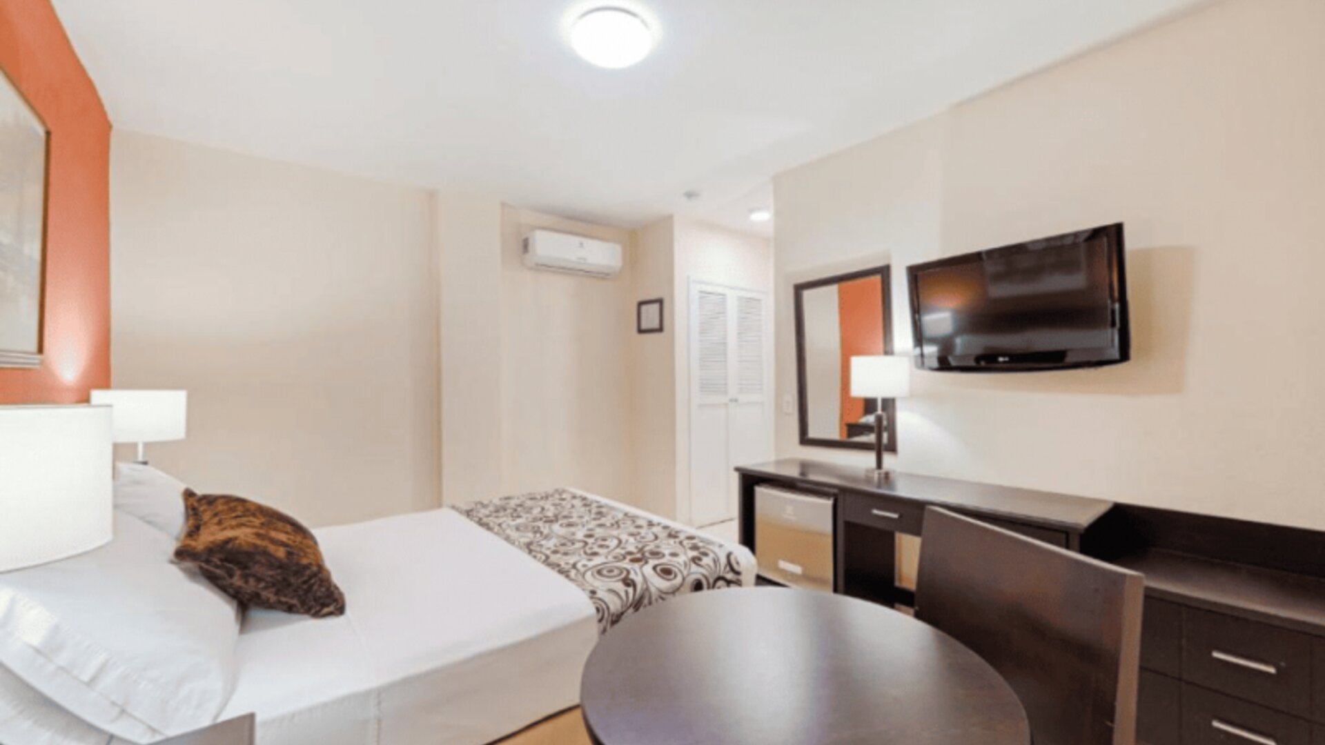 Hotel Arizona Suites