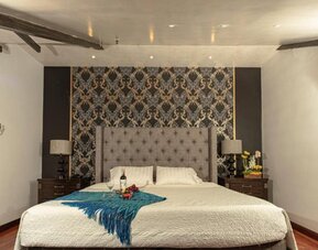 Hotel Azul De La Plaza By Chat Noir