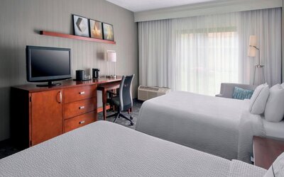 Courtyard by Marriott Newark Liberty International Airport