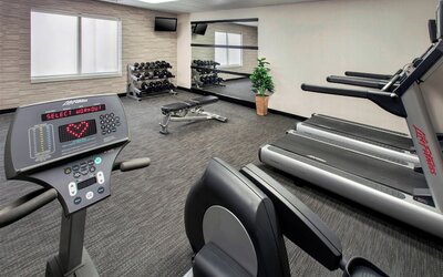Courtyard by Marriott Newark Liberty International Airport