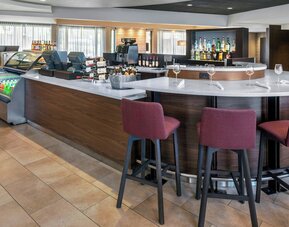 Courtyard by Marriott Newark Liberty International Airport