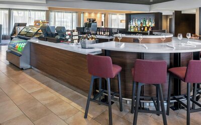 Courtyard by Marriott Newark Liberty International Airport