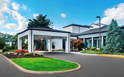 Courtyard by Marriott Newark Liberty International Airport