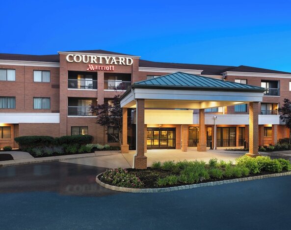 Courtyard by Marriott West Orange