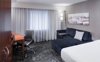Courtyard by Marriott West Orange