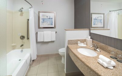 Courtyard by Marriott West Orange