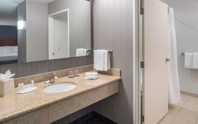 Courtyard by Marriott West Orange