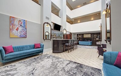 The Roslyn, Tapestry Collection by Hilton