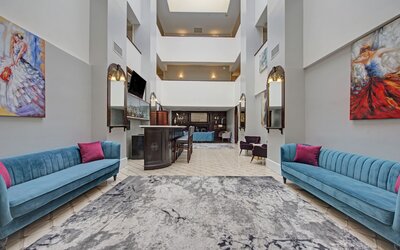 The Roslyn, Tapestry Collection by Hilton