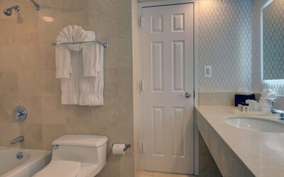 The Roslyn, Tapestry Collection by Hilton