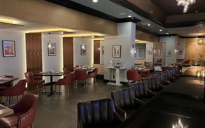 The Roslyn, Tapestry Collection by Hilton
