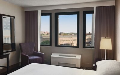 DoubleTree by Hilton Newark Penn Station