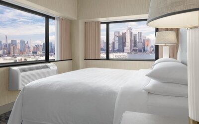 Sheraton Lincoln Harbor Hotel