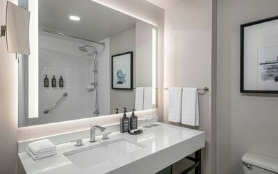 Sheraton LaGuardia East Hotel