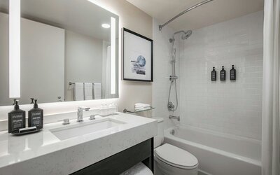 Sheraton LaGuardia East Hotel