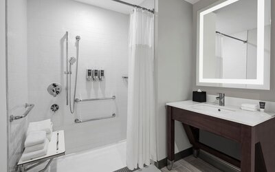 Four Points by Sheraton Flushing