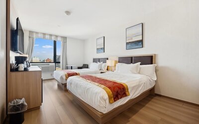 Ramada by Wyndham Flushing Queens