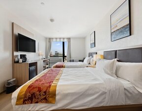 Ramada by Wyndham Flushing Queens