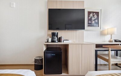 Ramada by Wyndham Flushing Queens