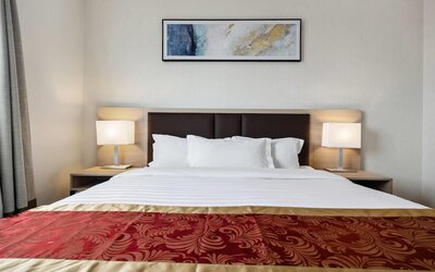 Ramada by Wyndham Flushing Queens