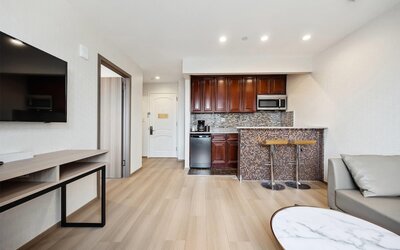 Ramada by Wyndham Flushing Queens