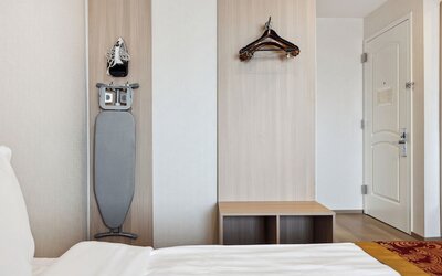 Ramada by Wyndham Flushing Queens