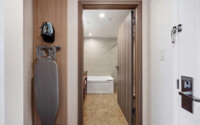 Ramada by Wyndham Flushing Queens
