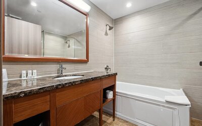 Ramada by Wyndham Flushing Queens
