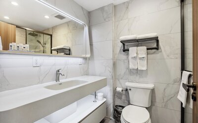 Ramada by Wyndham Flushing Queens