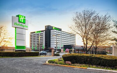 Holiday Inn Newark International Airport by IHG