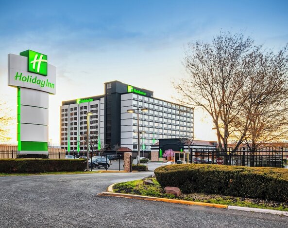 Holiday Inn Newark International Airport by IHG