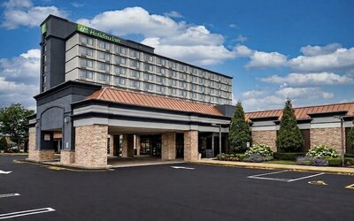 Holiday Inn Newark International Airport by IHG
